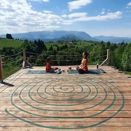 Nomad Ecovillage Törcsvár